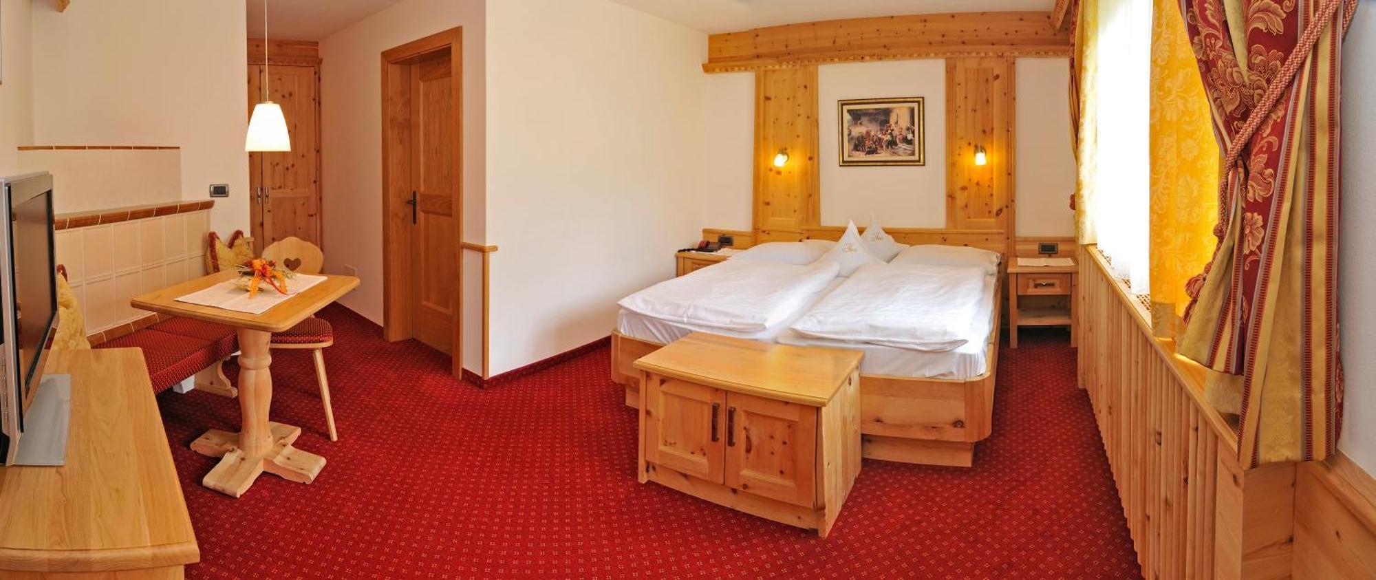 Garni Hotel Iris Селва ди Вал Гардена Екстериор снимка