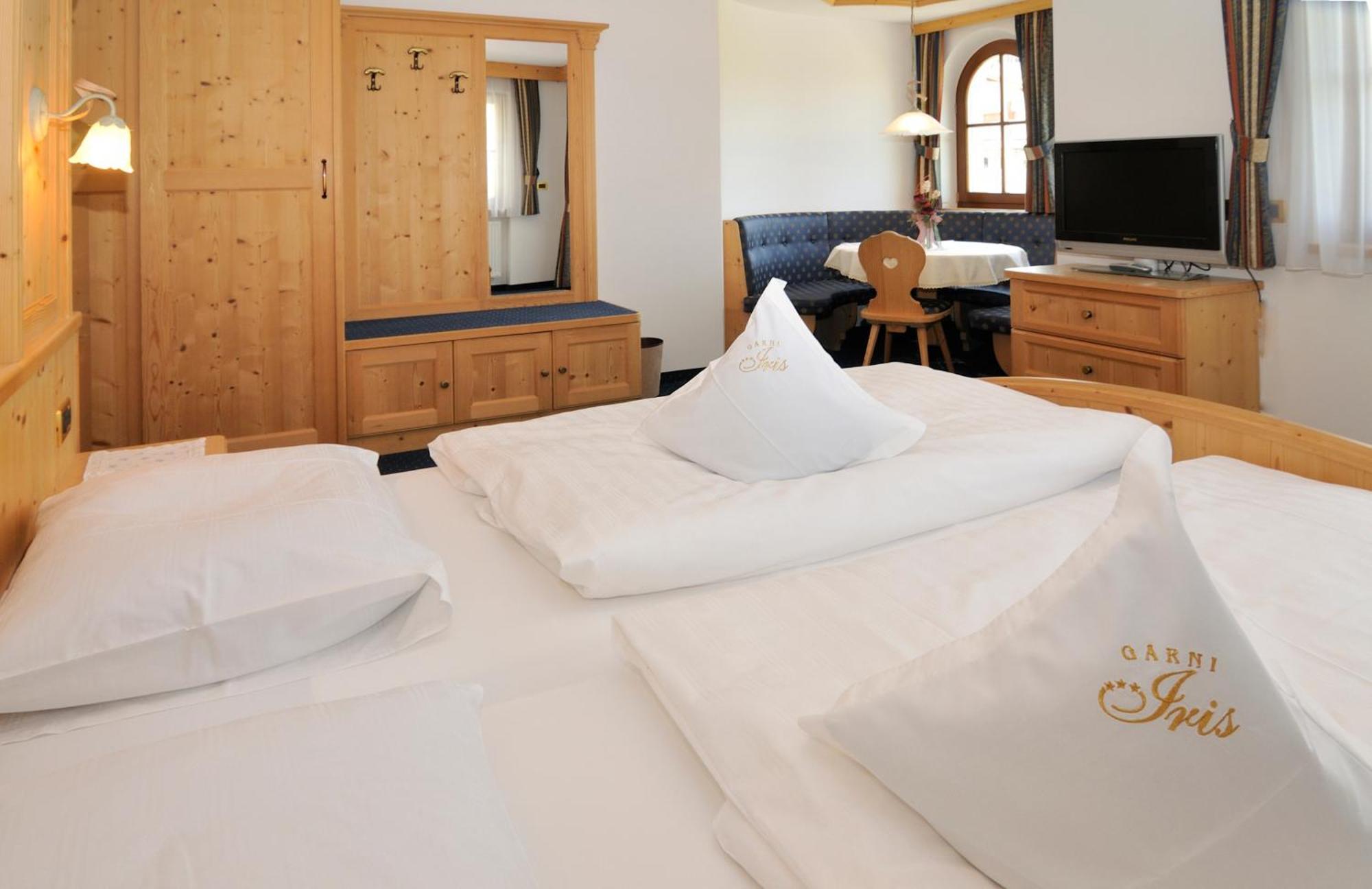 Garni Hotel Iris Селва ди Вал Гардена Екстериор снимка