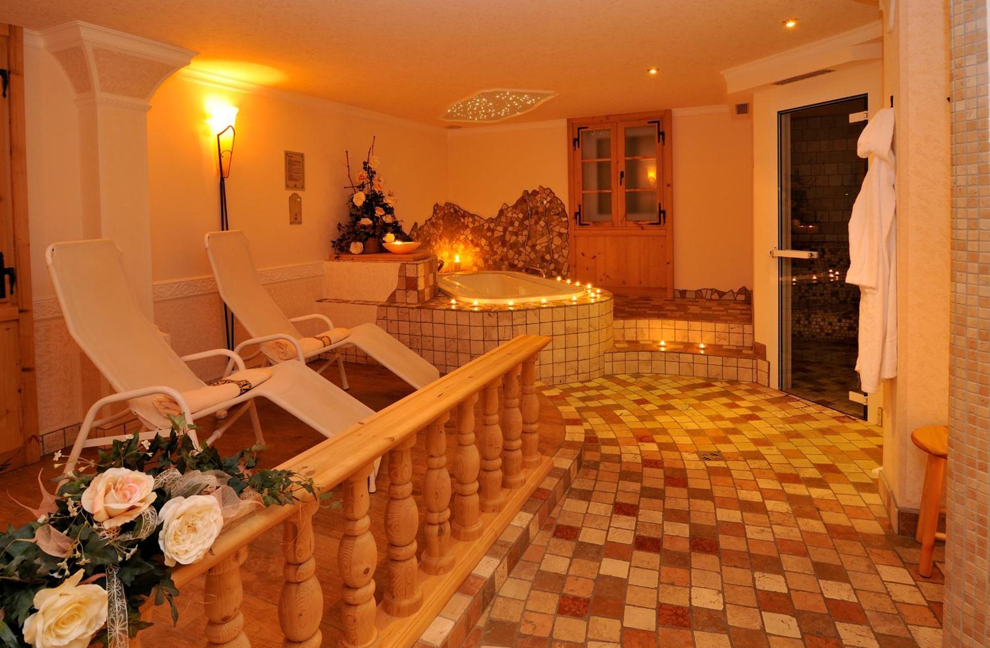 Garni Hotel Iris Селва ди Вал Гардена Екстериор снимка