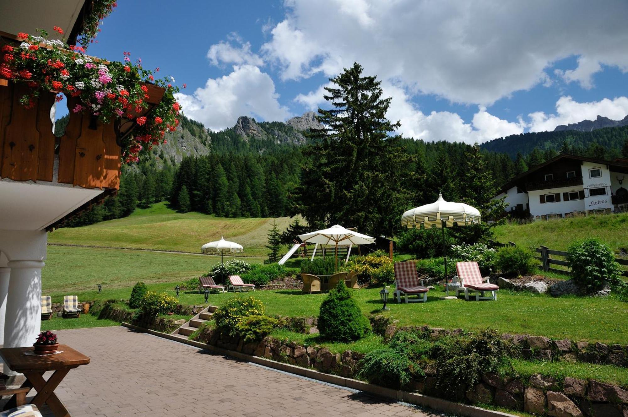 Garni Hotel Iris Селва ди Вал Гардена Екстериор снимка