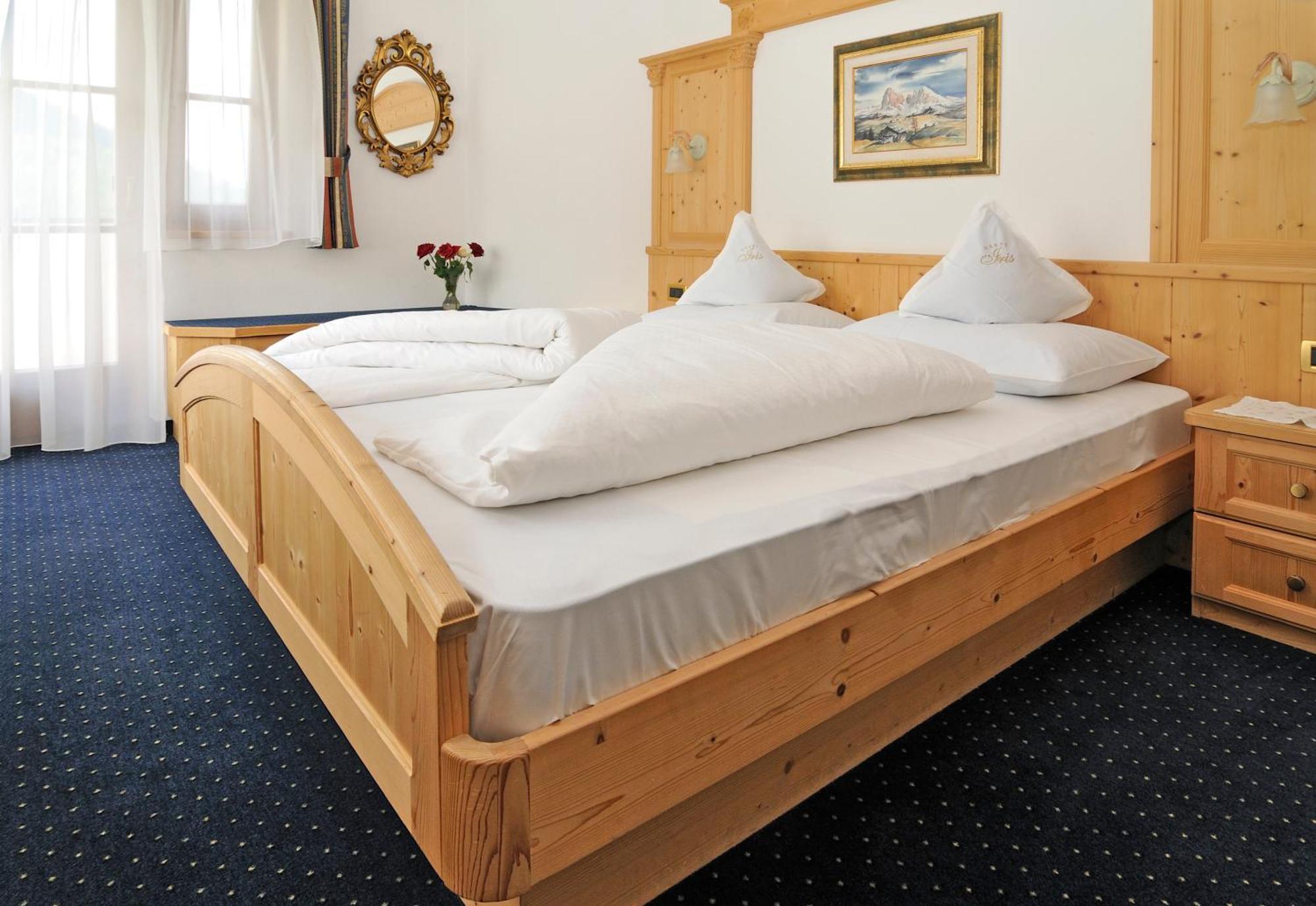 Garni Hotel Iris Селва ди Вал Гардена Екстериор снимка