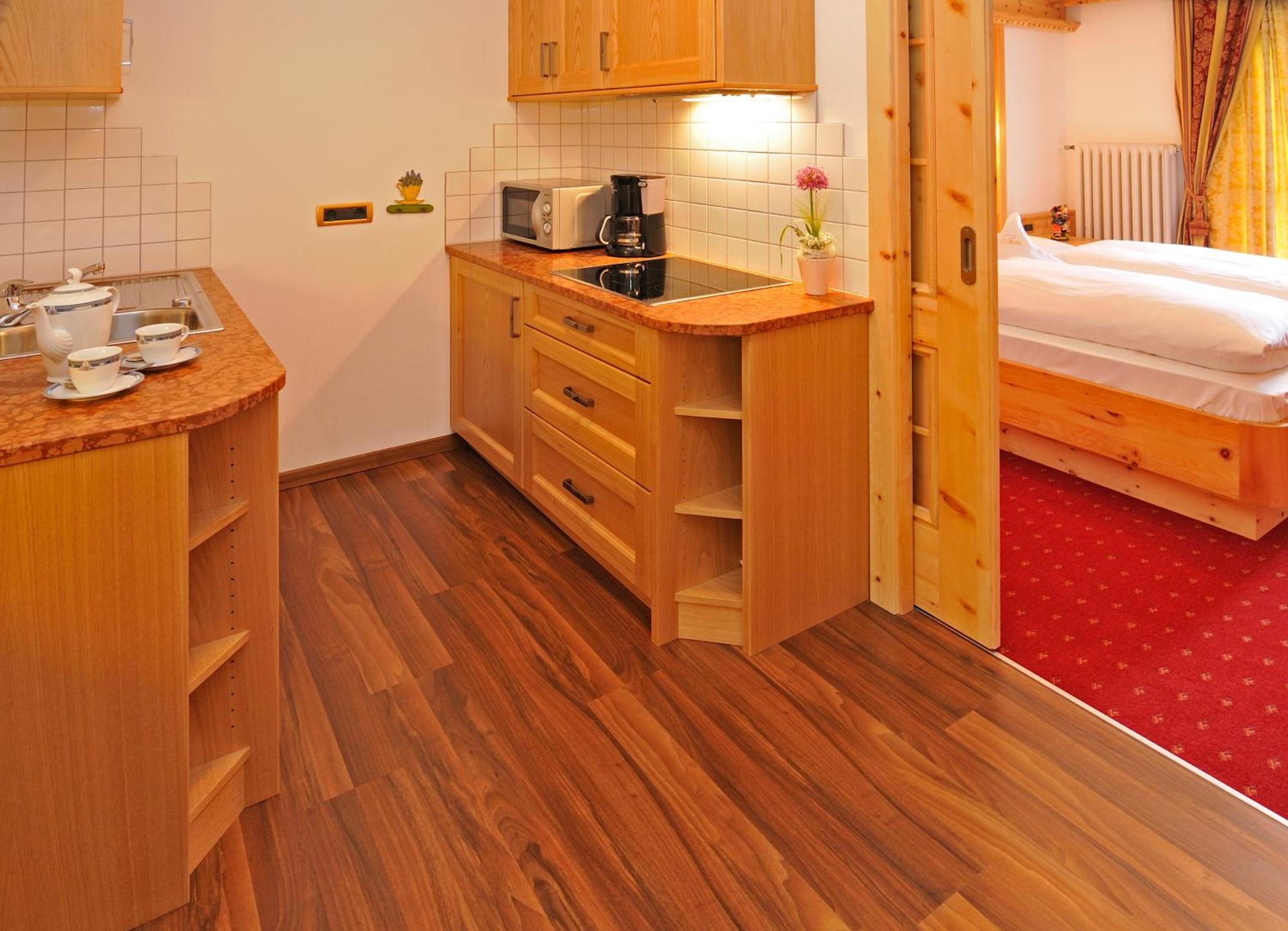 Garni Hotel Iris Селва ди Вал Гардена Екстериор снимка